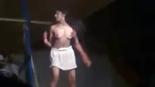 निकोल प्रेम एक गीला योनी संग परिवीक्षाधीन कमाउँछ.