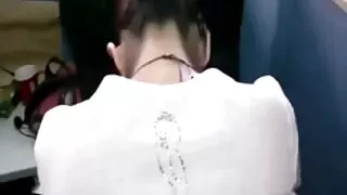 महिला गुदा समूह सेक्स लागि कृतज्ञ छ.