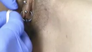 ऐना एक कालो मानिस द्वारा गधा मा गडबड हुन्छ.