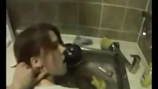 यो गुडिया सेक्स गर्न बेवकूफ झुकाव.